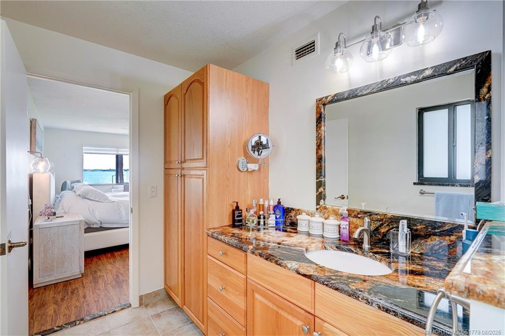 Stuart, Florida 34996, United States, 2 Bedrooms Bedrooms, ,2 BathroomsBathrooms,Residential,Active,191834