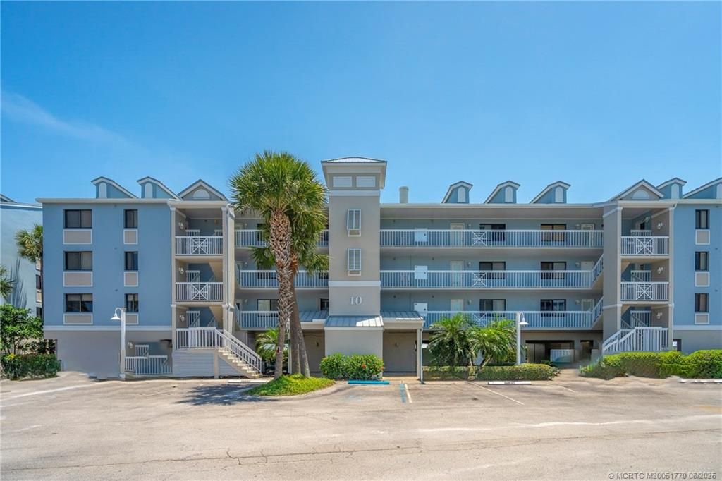 Photo of 10 NE Plantation Road #101, Stuart, FL 34996 (MLS # M20051779)