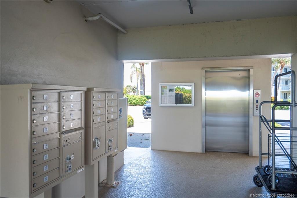 Stuart, Florida 34996, United States, 2 Bedrooms Bedrooms, ,2 BathroomsBathrooms,Residential,Active,191834