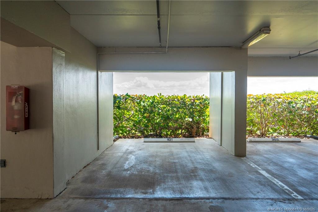 Stuart, Florida 34996, United States, 2 Bedrooms Bedrooms, ,2 BathroomsBathrooms,Residential,Active,191834