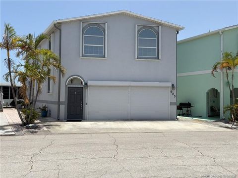 Photo of 905 Nettles Boulevard, Jensen Beach, FL 34957 (MLS # M20052323)