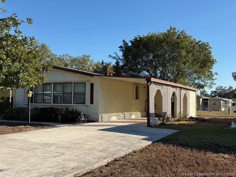 Mobile Home For Sale - 2592 SW Thunderbird Trail<br/> Stuart, FL 34997
