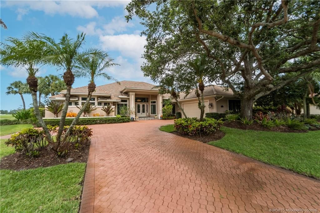 Photo of 7737 SE Manhasset Place, Hobe Sound, FL 33455 (MLS # M20055670)