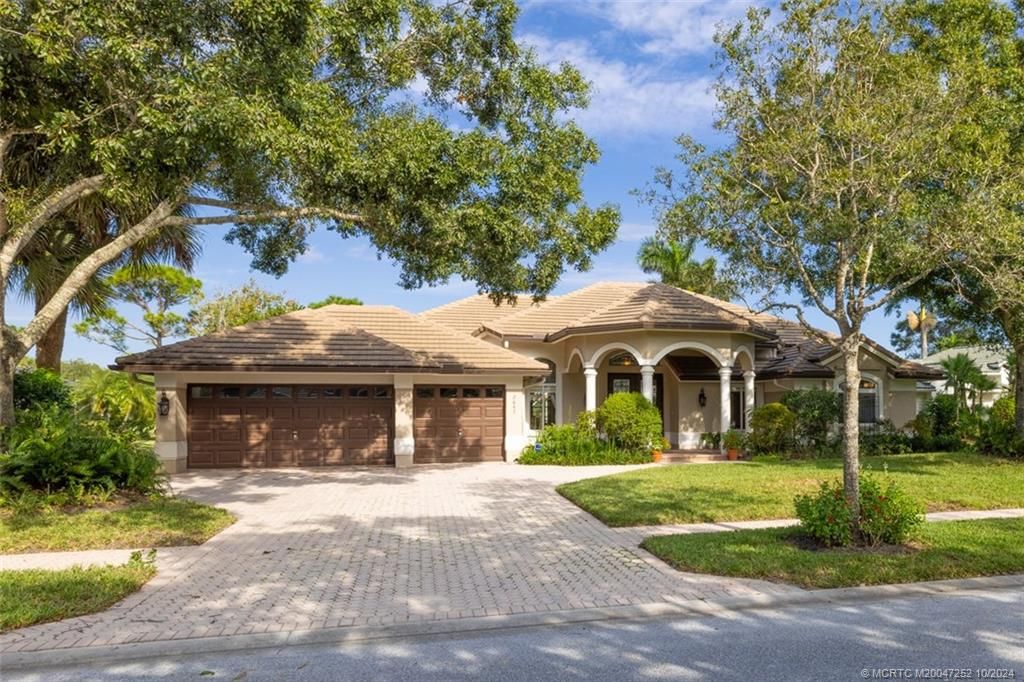 Photo of 2687 SW Glenmoor Way, Palm City, FL 34990 (MLS # M20047252)