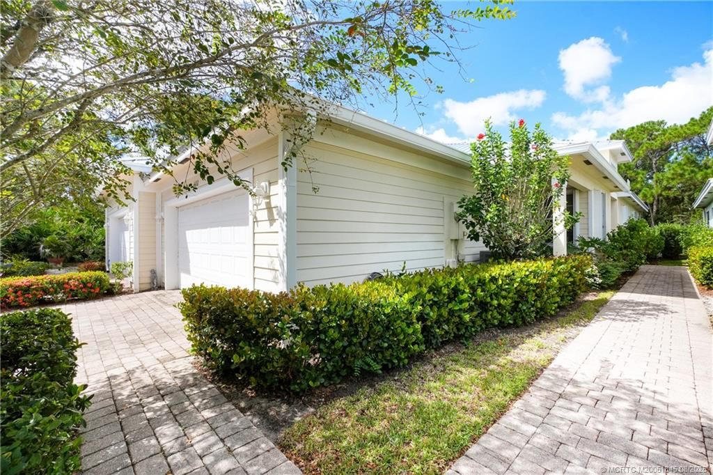 Photo of 4680 SE Bridgetown Court, Stuart, FL 34997 (MLS # M20051845)