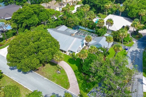 Photo of 15 W High Point Road, Sewalls Point, FL 34996 (MLS # M20056685)