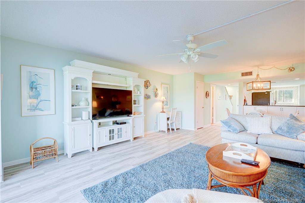 Stuart, Florida 34996, United States, 2 Bedrooms Bedrooms, ,3 BathroomsBathrooms,Residential,Active,93242