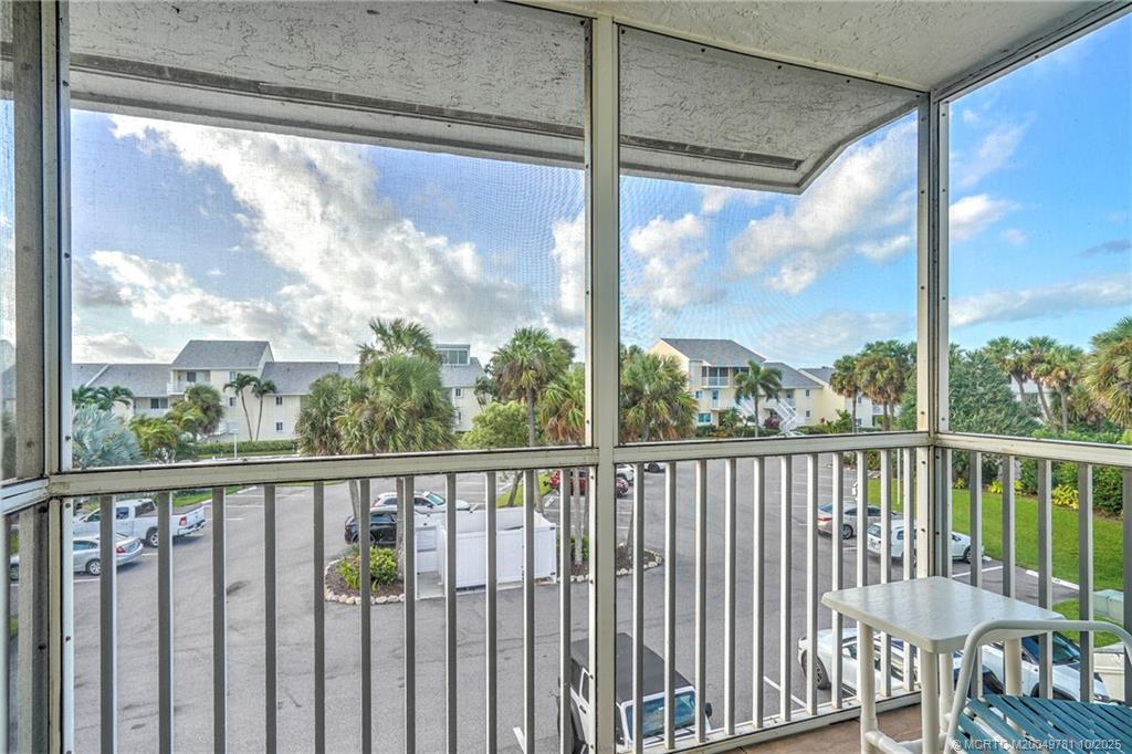 Stuart, Florida 34996, United States, 2 Bedrooms Bedrooms, ,3 BathroomsBathrooms,Residential,Active,93242