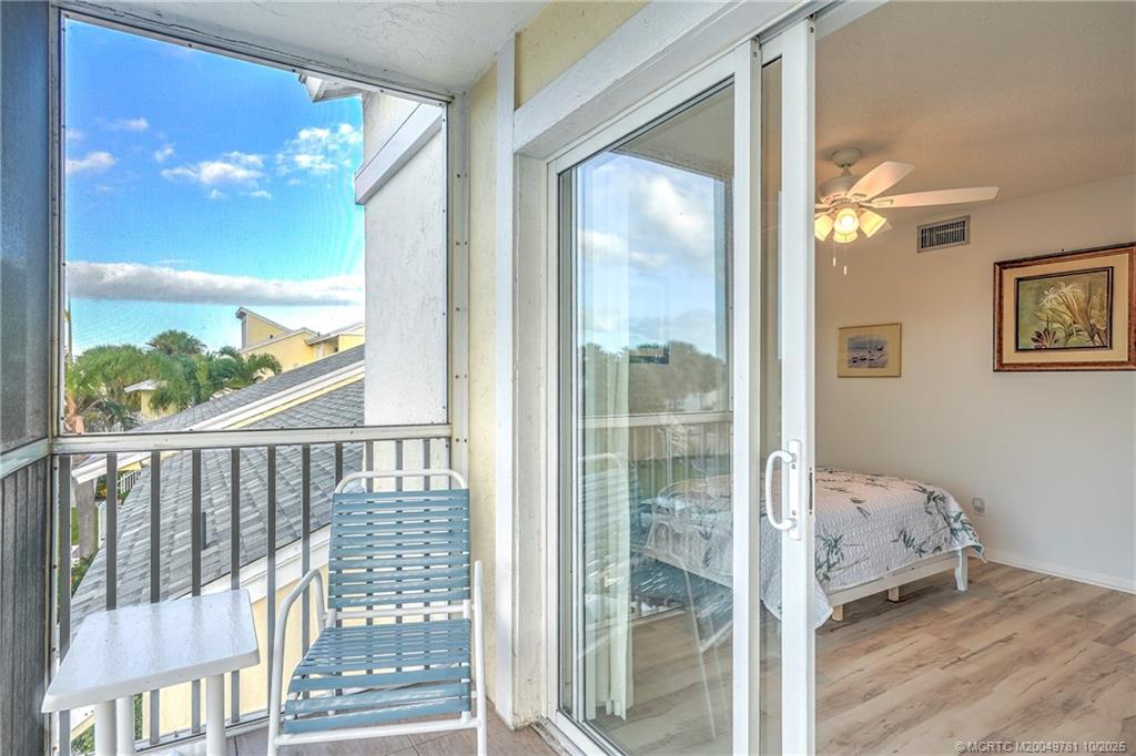 Stuart, Florida 34996, United States, 2 Bedrooms Bedrooms, ,3 BathroomsBathrooms,Residential,Active,93242