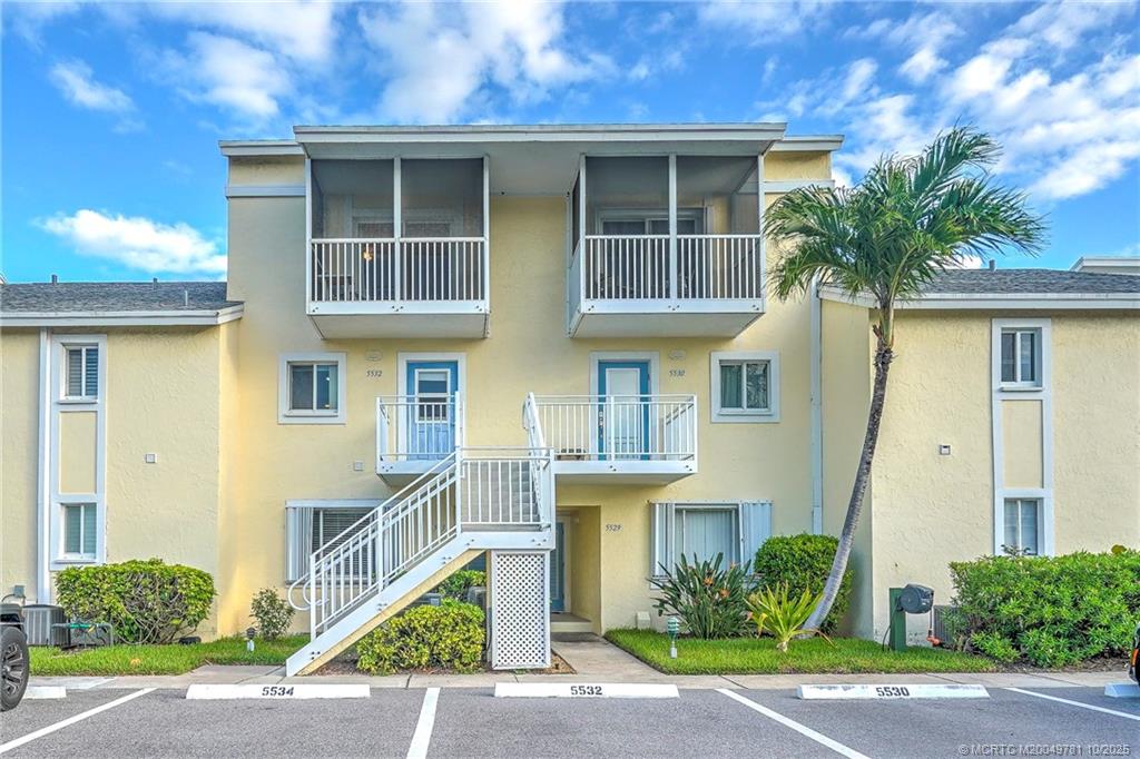 Stuart, Florida 34996, United States, 2 Bedrooms Bedrooms, ,3 BathroomsBathrooms,Residential,Active,93242