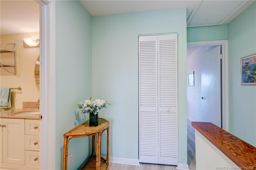 Stuart, Florida 34996, United States, 2 Bedrooms Bedrooms, ,3 BathroomsBathrooms,Residential,Active,93242