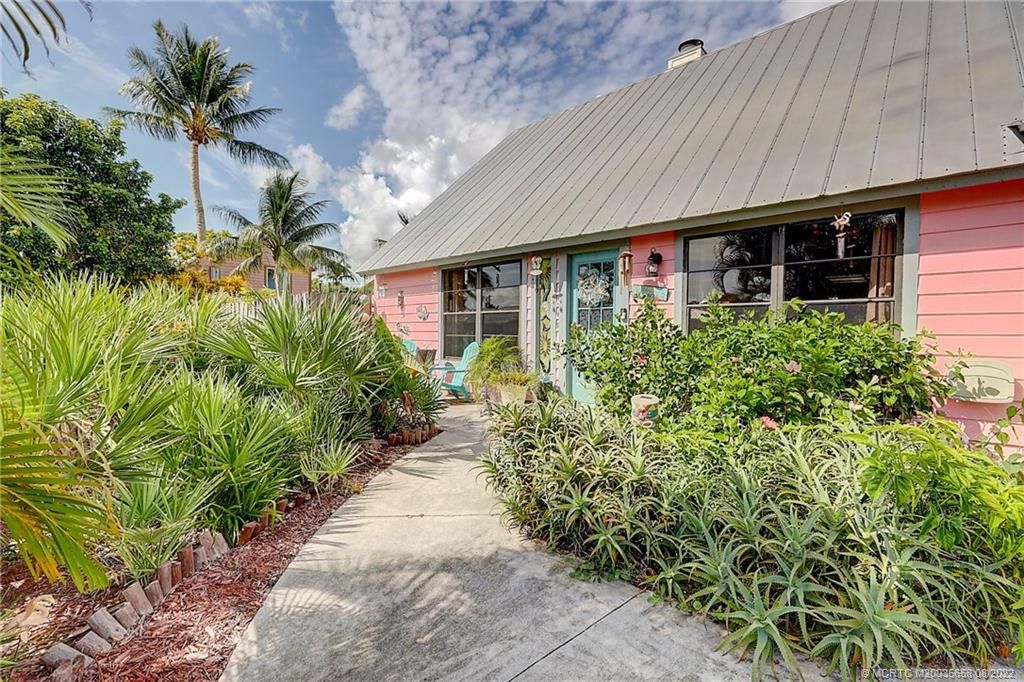 Photo of 4602 SE Shady Ridge Lane, Stuart, FL 34997 (MLS # M20035658)