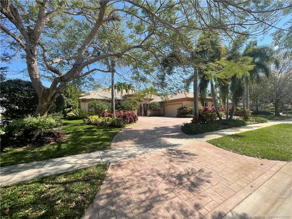 Photo of 4706 SE Waterford Drive, Stuart, FL 34997 (MLS # M20038674)