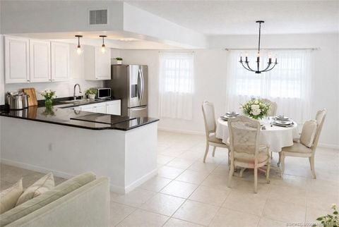 Condo For Sale - 2600 S Kanner Highway #V12<br/> Stuart, FL 34994