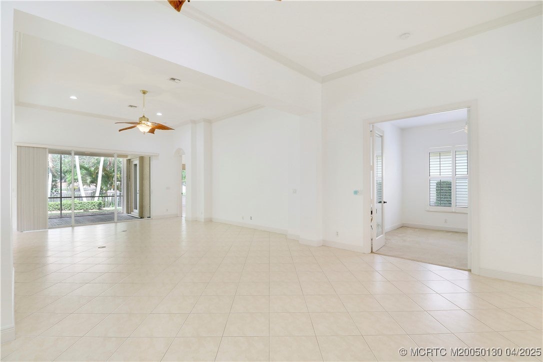 736 SW Pebble Lane