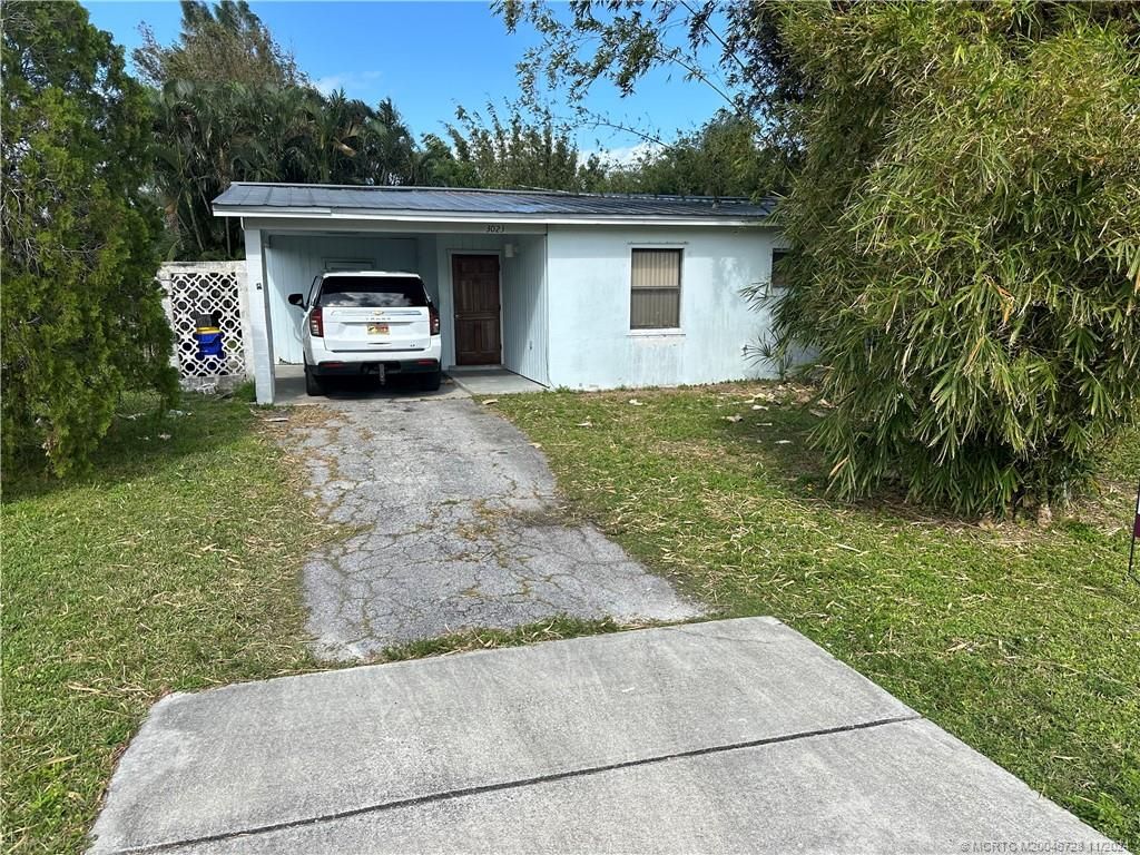 Photo of 3023 SE Banyan Street, Stuart, FL 34997 (MLS # M20046728)