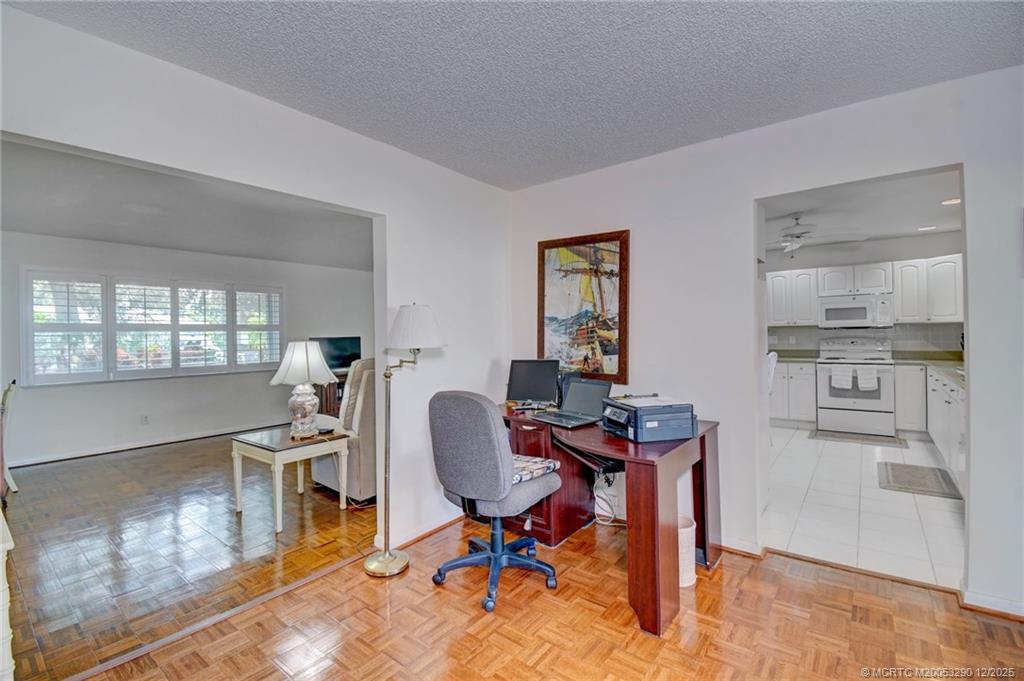 Stuart, Florida 34996, United States, 2 Bedrooms Bedrooms, ,2 BathroomsBathrooms,Residential,Active,249157