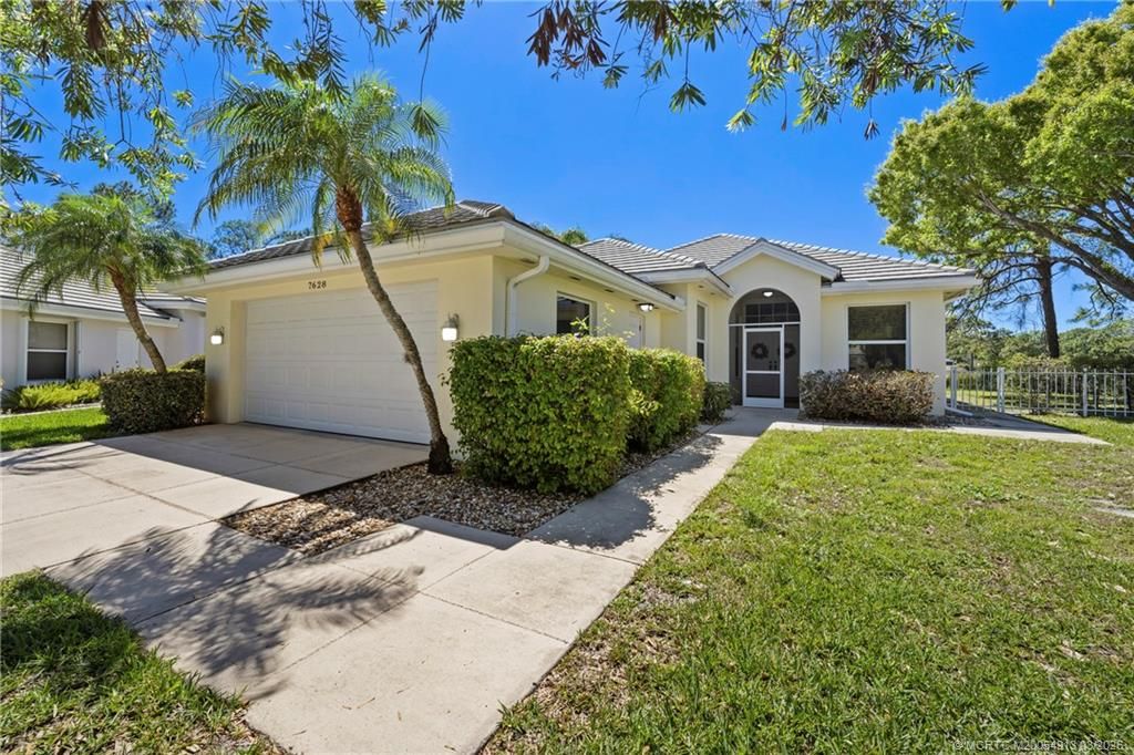 Photo of 7628 SE Autumn Lane, Hobe Sound, FL 33455 (MLS # M20054913)