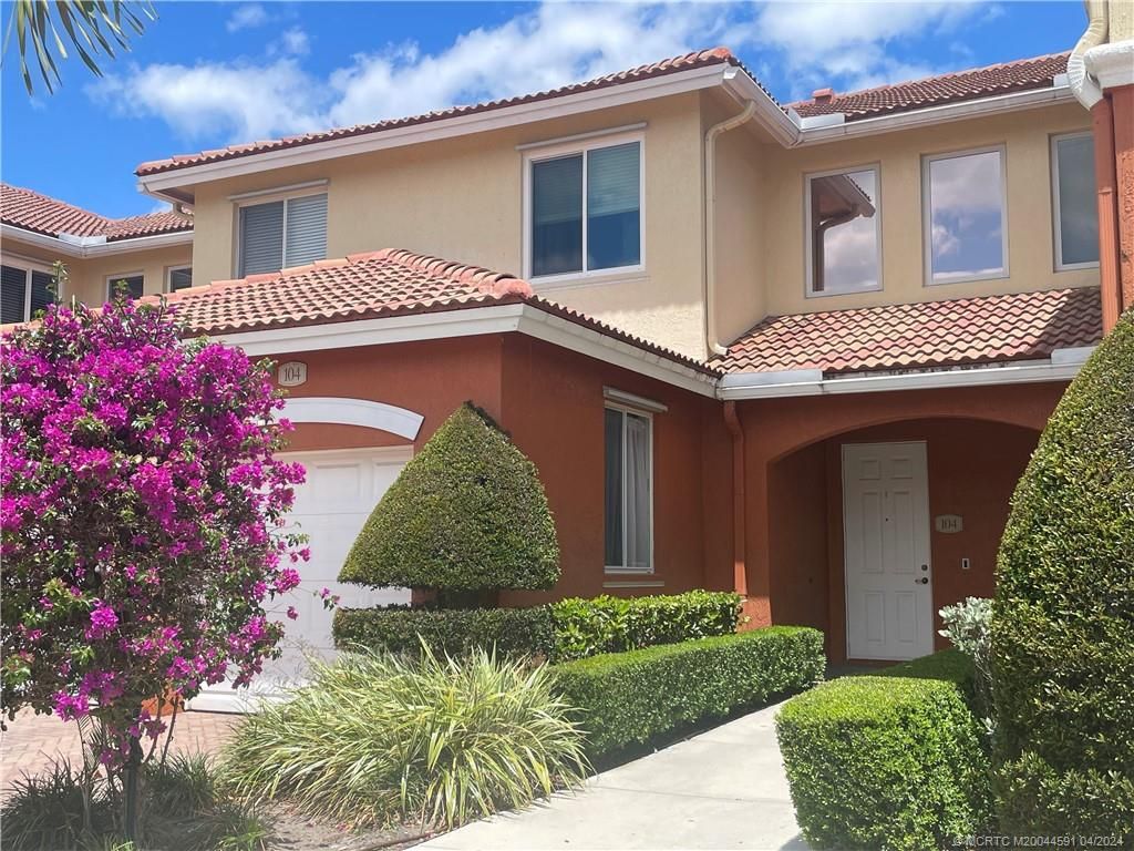 Photo of 43 SE Sedona Circle #104, Stuart, FL 34994 (MLS # M20044591)