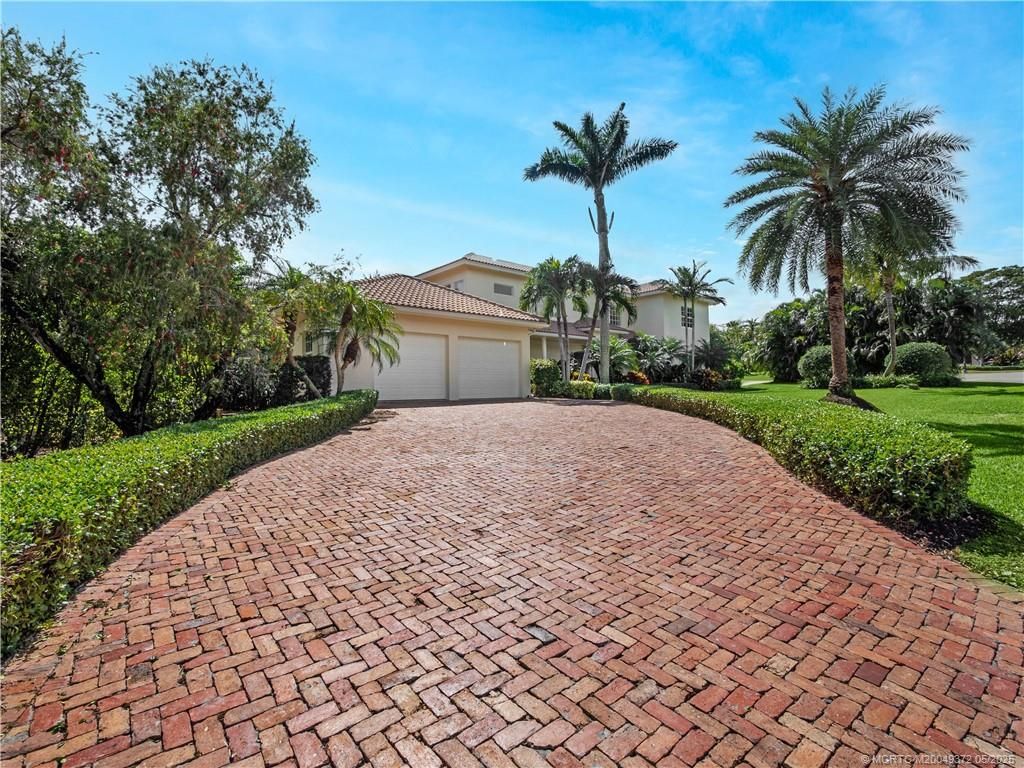 Photo of 6 W High Point Road, Stuart, FL 34996 (MLS # M20049372)