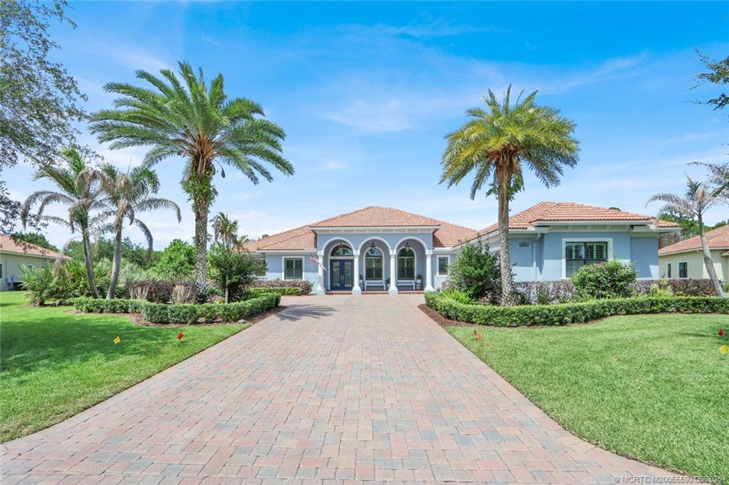 Completely modernized from floor to ceiling, this Canopy Creek home bl – image 2