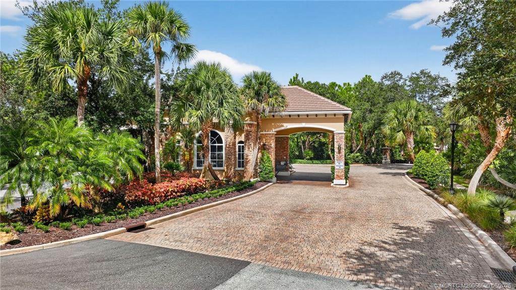 Completely modernized from floor to ceiling, this Canopy Creek home bl – image 42