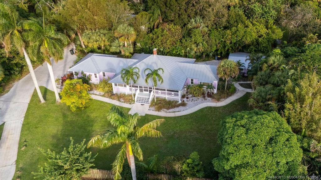 Photo of 535 SW Siesta Way, Stuart, FL 34994 (MLS # M20047396)