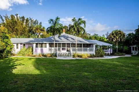 Photo of 535 SW Siesta Way, Stuart, FL 34994 (MLS # M20047396)