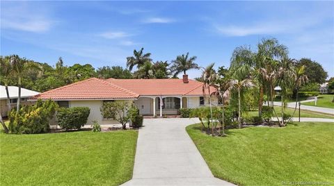 Photo of 3131 SE Fairway W, Stuart, FL 34997 (MLS # M20056125)