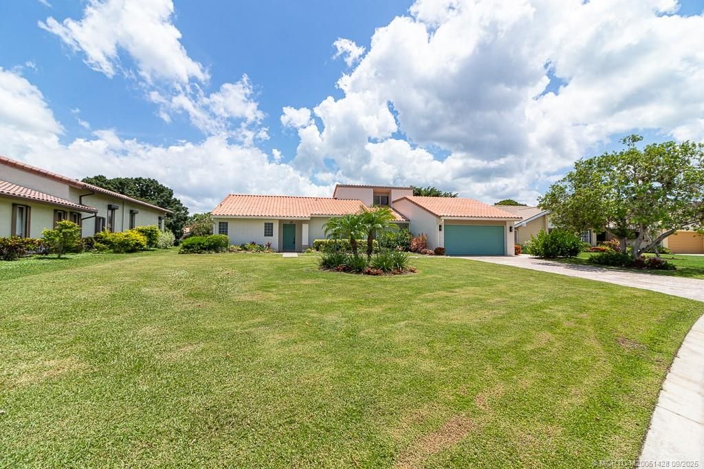 Photo of 2385 SW Creekside Drive, Palm City, FL 34990 (MLS # M20051428)