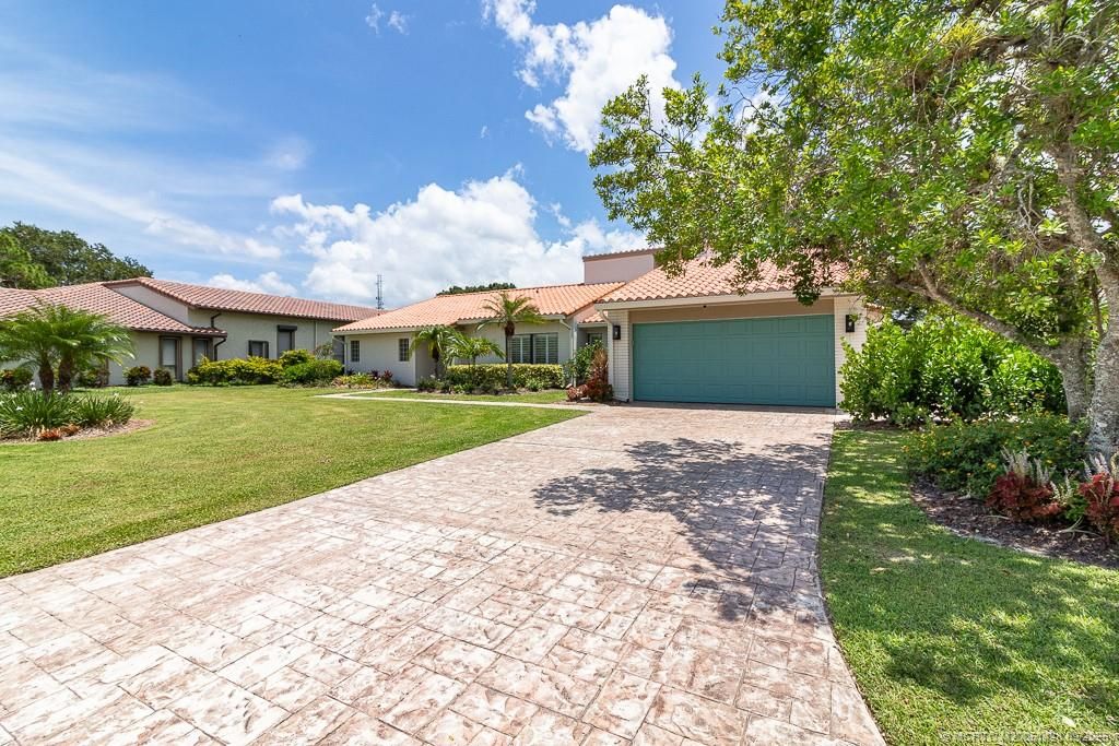 Photo of 2385 SW Creekside Drive, Palm City, FL 34990 (MLS # M20051428)