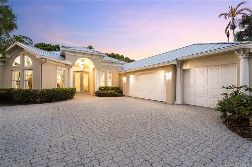 Photo of 917 SW Blue Stem Way, Stuart, FL 34997 (MLS # M20055423)