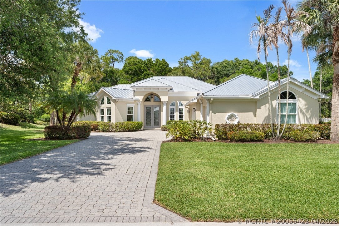917 SW Blue Stem Way