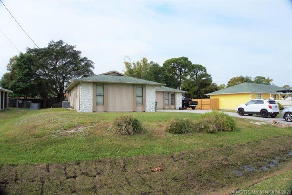 Photo of 6005 E Balsam Drive, Fort Pierce, FL 34982 (MLS # M20034836)