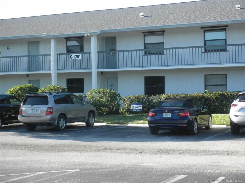 Photo of 1201 SE Parkview Place #G12, Stuart, FL 34994 (MLS # M20041510)