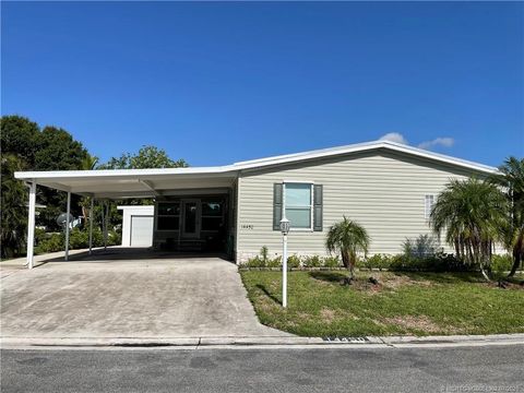 Homes For Sale - 14450 SW Sand Wedge Drive<br/> Indiantown, FL 34956