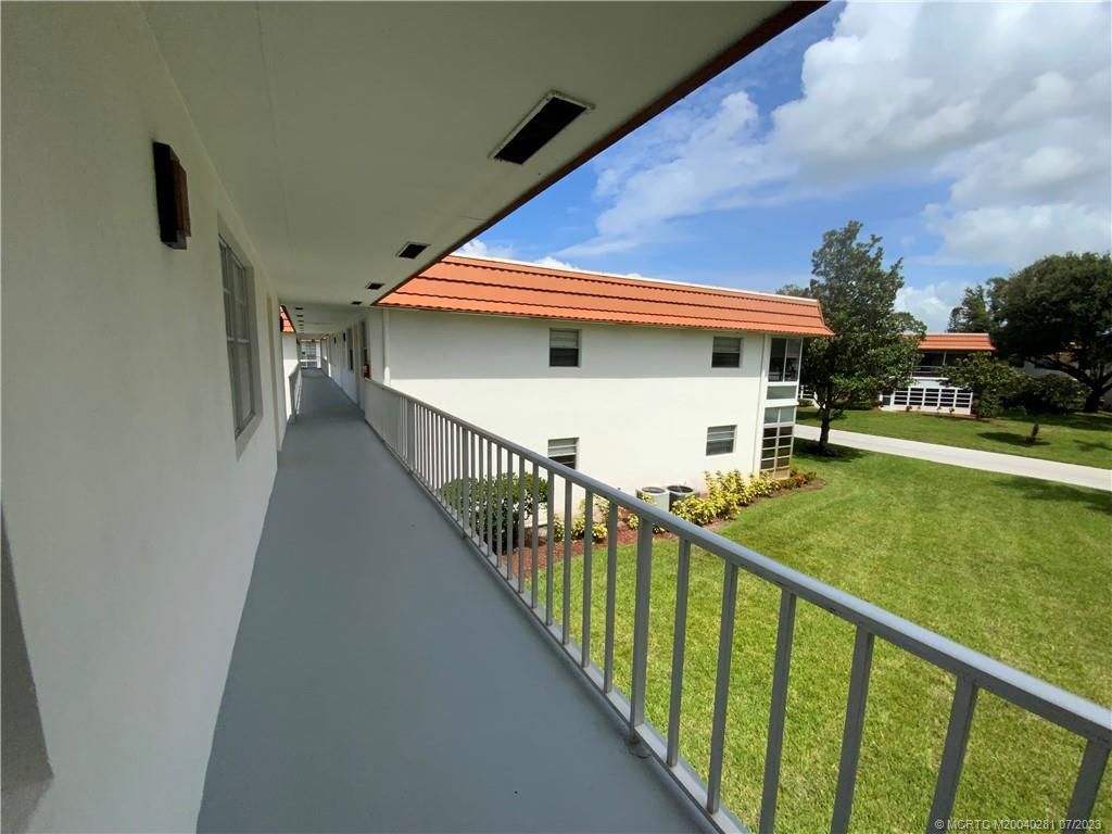 Photo of 1225 NW 21st Street #3712, Stuart, FL 34994 (MLS # M20040281)