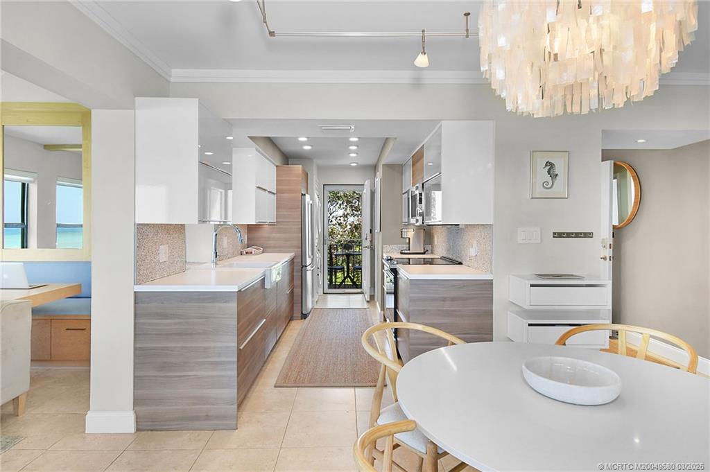 Stuart, Florida 34996, United States, 2 Bedrooms Bedrooms, ,2 BathroomsBathrooms,Residential,Active,87424