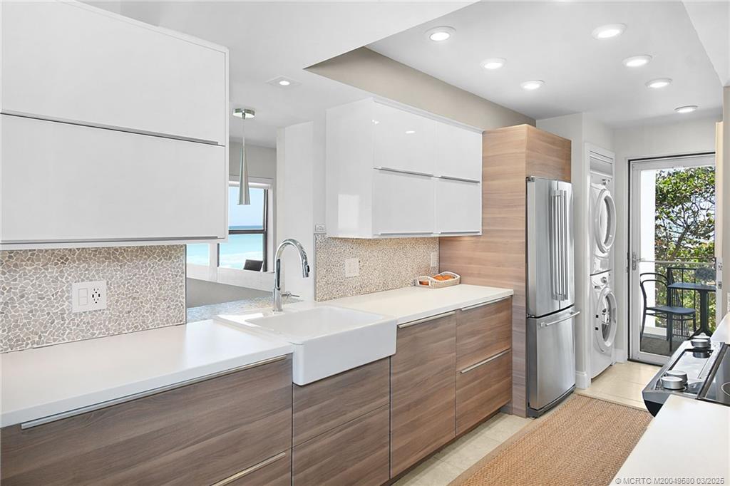 Stuart, Florida 34996, United States, 2 Bedrooms Bedrooms, ,2 BathroomsBathrooms,Residential,Active,87424