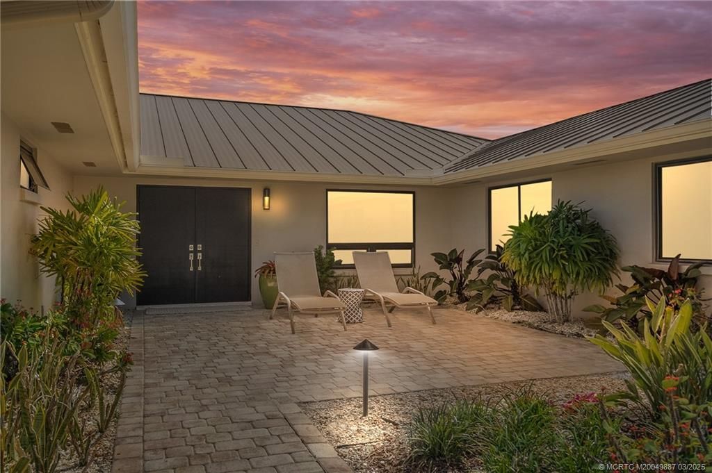 Photo of 4783 SW Aberdeen Circle, Palm City, FL 34990 (MLS # M20049887)