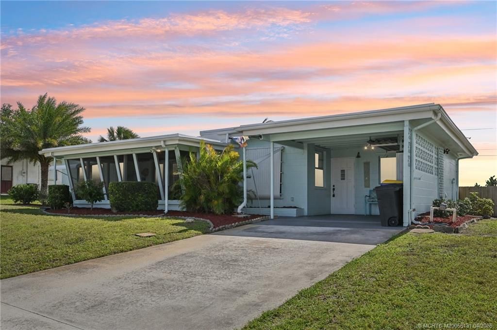 Photo of 4274 NE Skyline Drive, Jensen Beach, FL 34957 (MLS # M20055131)