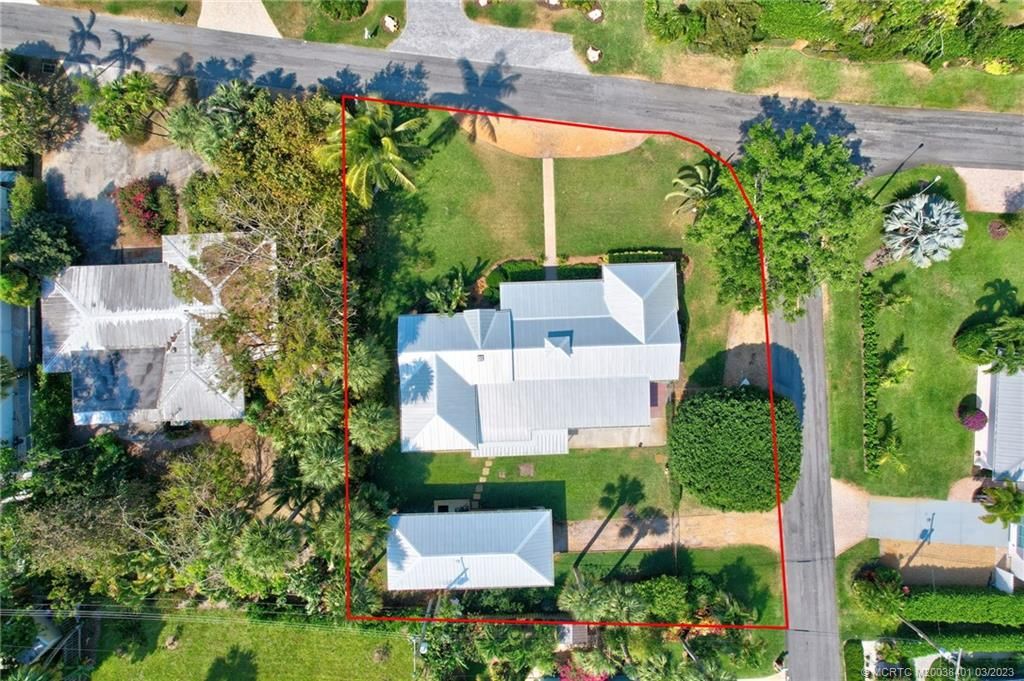 Photo of 834 SE Riverside Drive, Stuart, FL 34994 (MLS # M20038401)