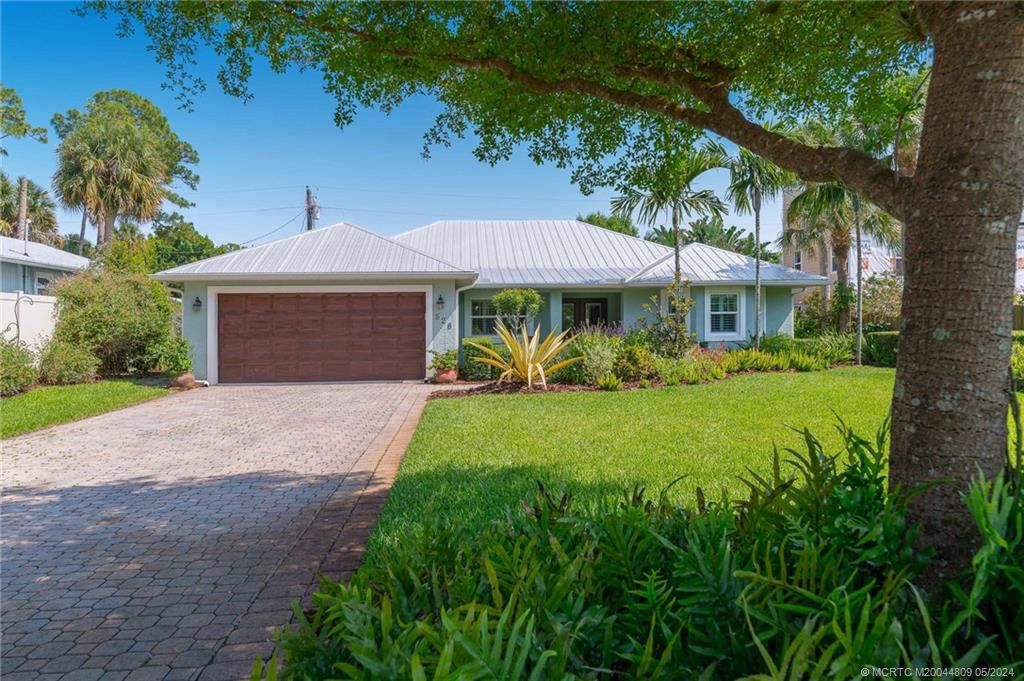 Photo of 526 SW Rustic Circle, Stuart, FL 34997 (MLS # M20044809)