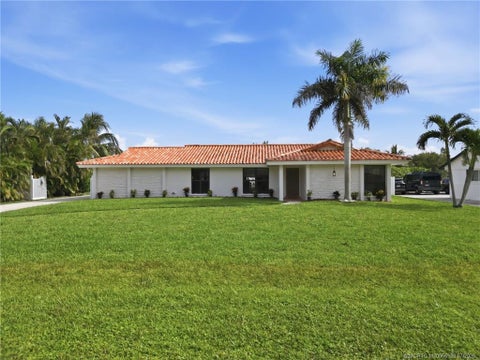 Homes For Sale - 4741 Holly Drive<br/> Palm Beach Gardens, FL 33418