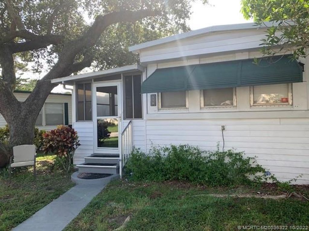 Photo of 2555 PGA Boulevard #116, Palm Beach Gardens, FL 33410 (MLS # M20036322)