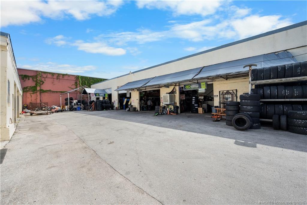 3173 SE Railroad Avenue