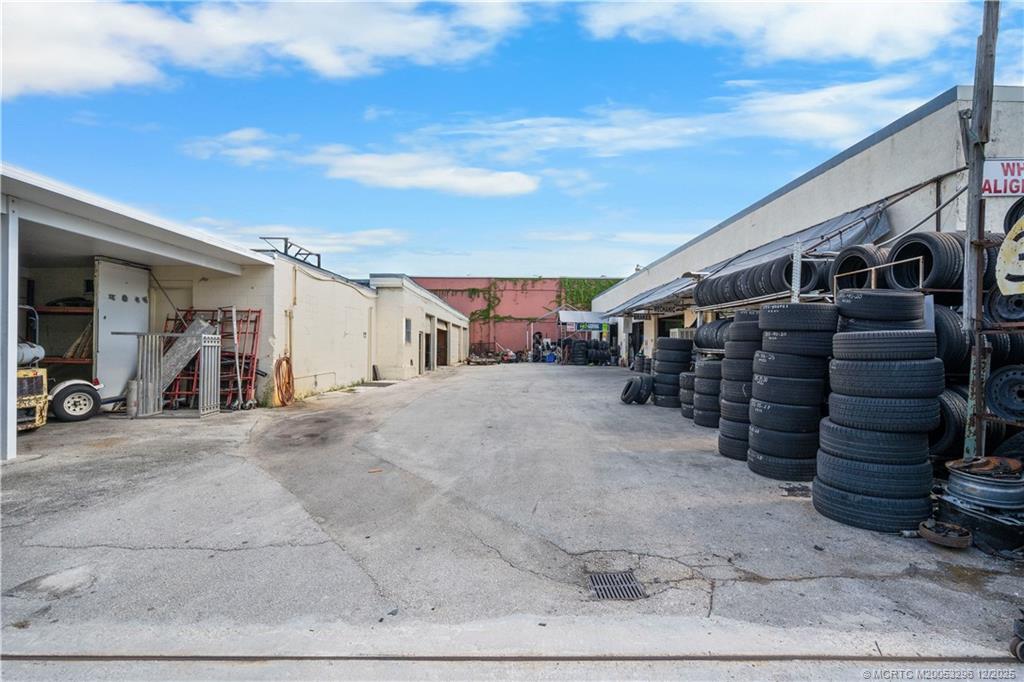 3173 SE Railroad Avenue