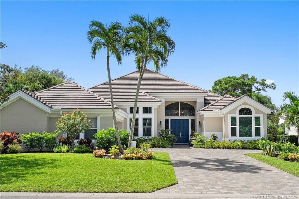 Photo of 1518 SE Cypress Glen Way, Stuart, FL 34997 (MLS # M20051578)