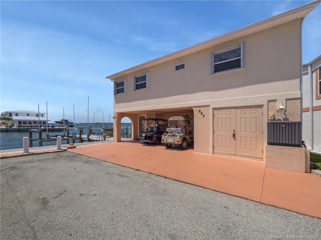 257 Nettles Boulevard