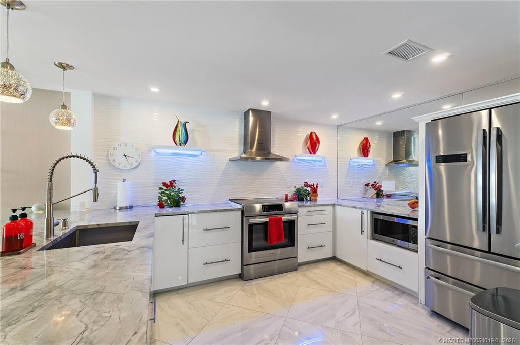 625 NW North River Drive 206